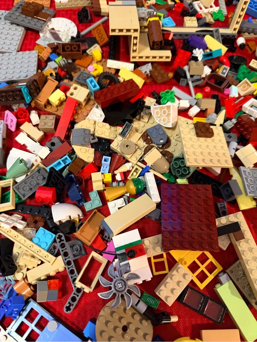 Mixed lot of Legos with minifigures